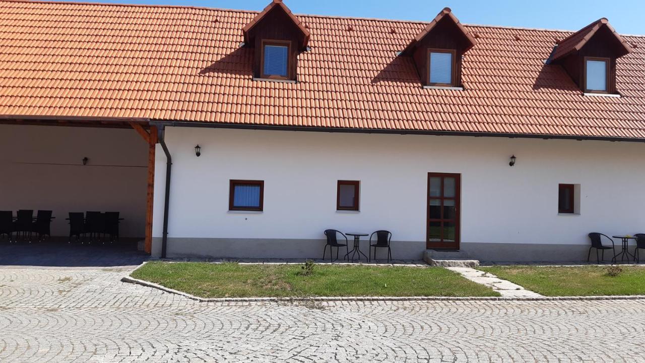 Martinuv Dvur Apartment Plzen Ngoại thất bức ảnh